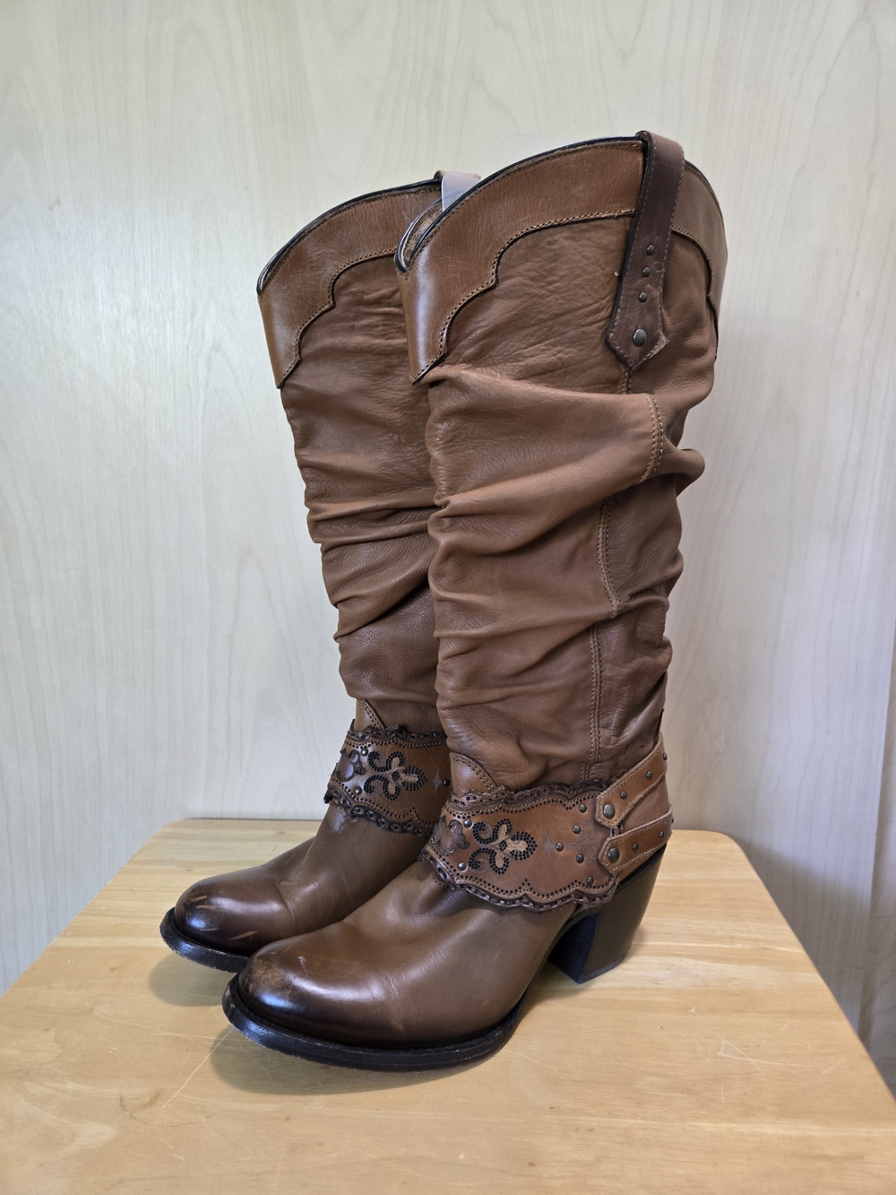 Cuadra Women's Brown Leather Western Knee-High Boots